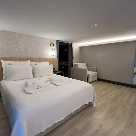Cunda Pıer Ayvalı